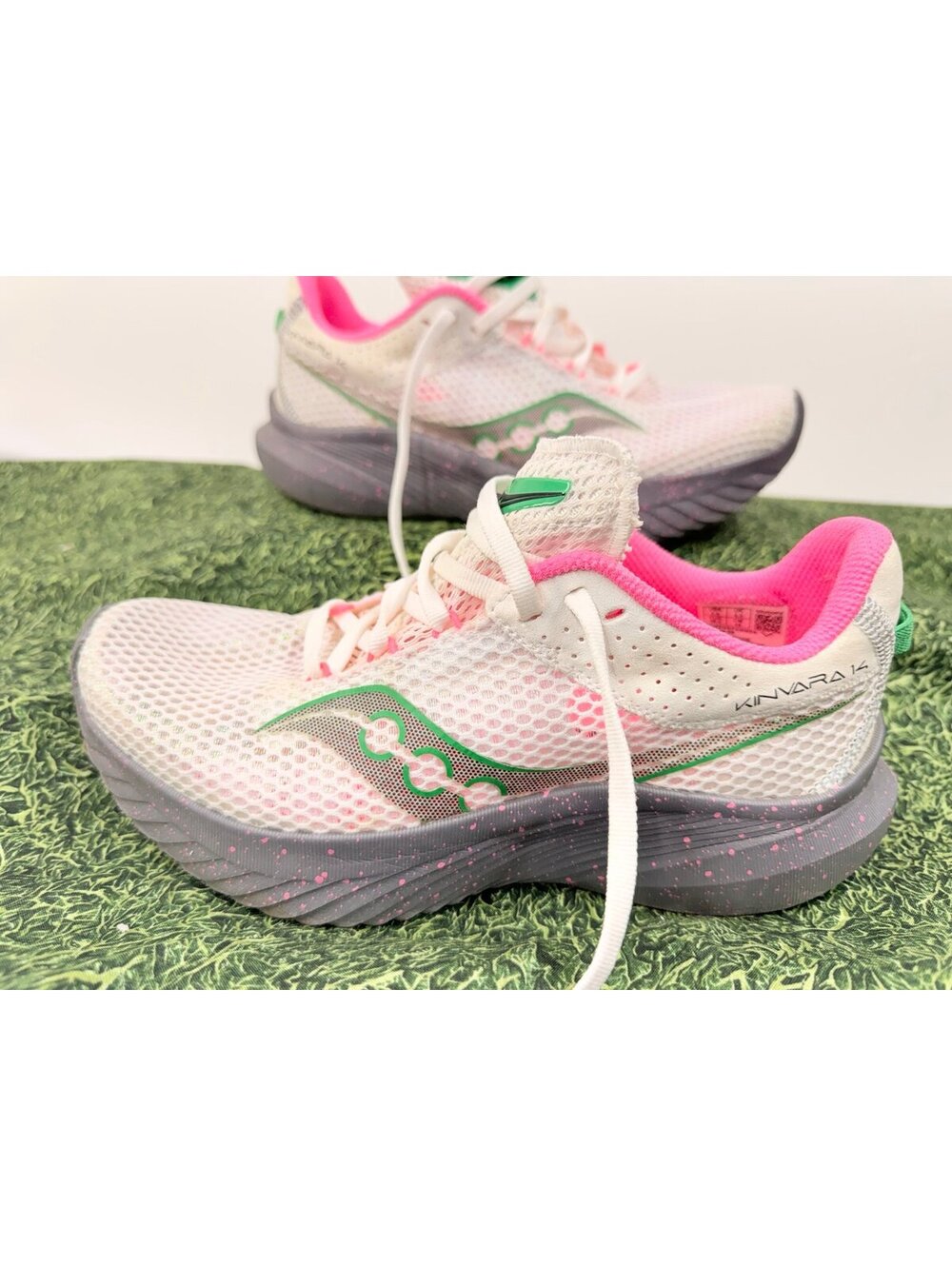 SAUCONY  WOMENS Kinvara 14 Running Shoes size 7.5